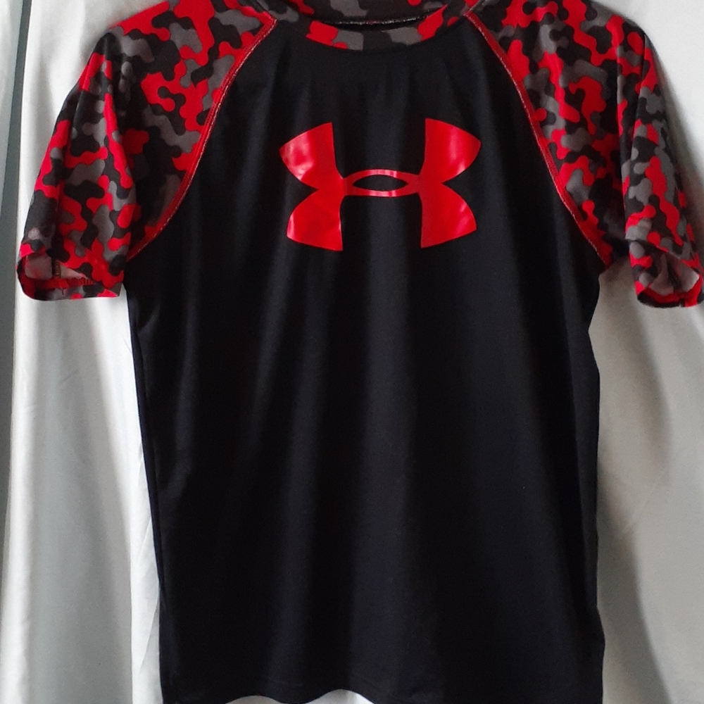 Youth large Under Armour shirt